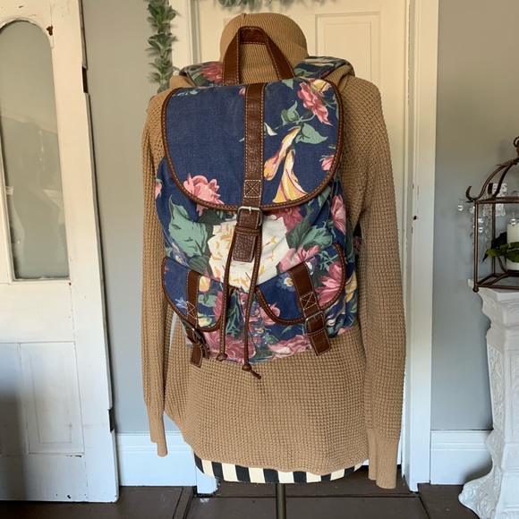 Wallflower Handbags - Wallflower floral backpack